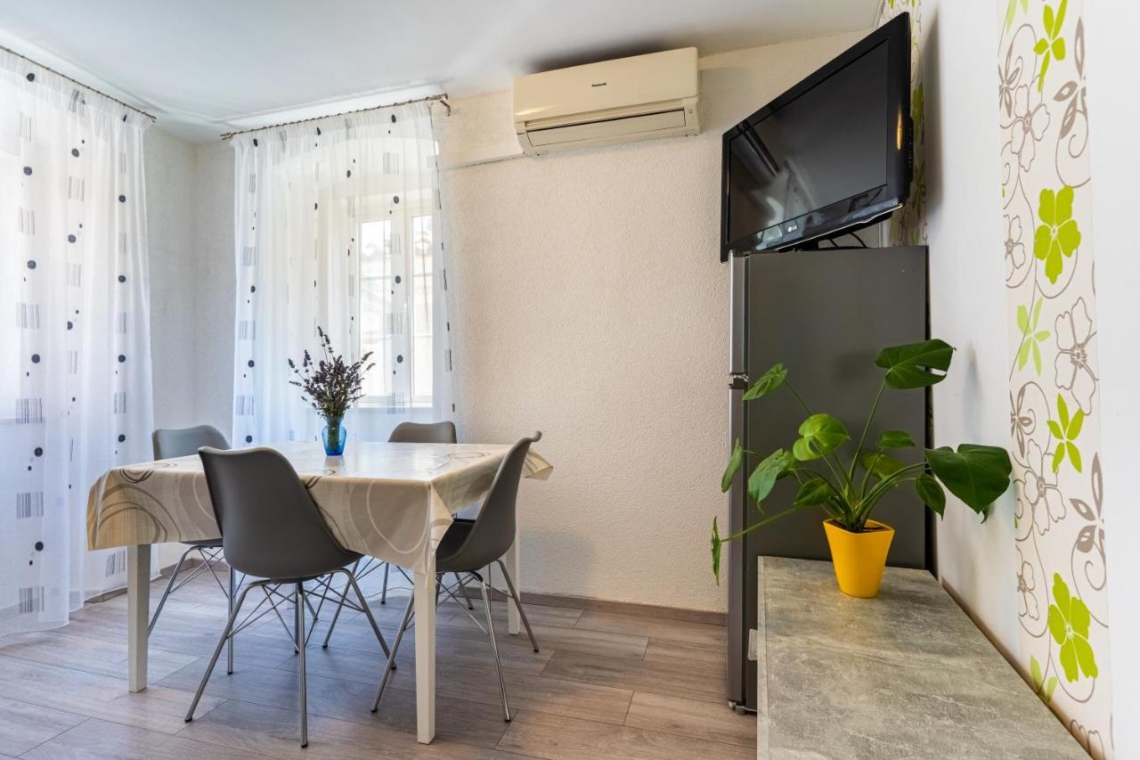Apartman Antonija ツレス エクステリア 写真